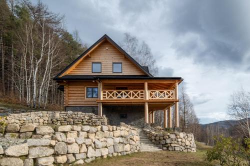 AleBale Przesieka luksusowy dom z bali z widokiem na Karkonosze