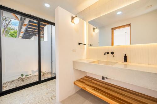 Un baño de Casa Los Amigos