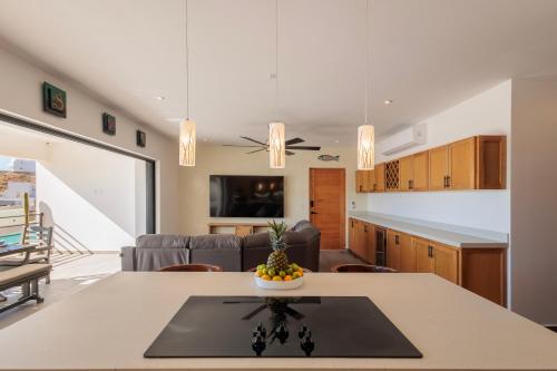 Η κουζίνα ή μικρή κουζίνα στο Cerritos Surf Residences