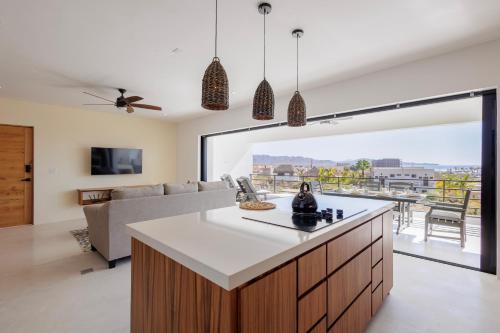 Μια τηλεόραση ή/και κέντρο ψυχαγωγίας στο Cerritos Surf Residences