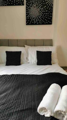 Cama o camas de una habitación en C Spacious 5 Bed - Pkg WiFi Long Stays
