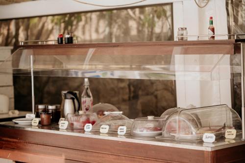 Een keuken of kitchenette bij Iphigenia Mythic Retreat