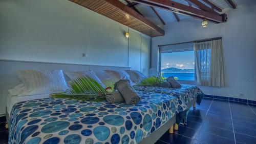 Una cama o camas en una habitación de SATH02 - 16 pers
