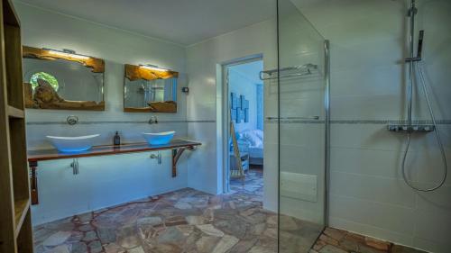 Un baño de SATH02 - 16 pers