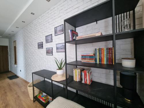 Perpustakaan di apartmen