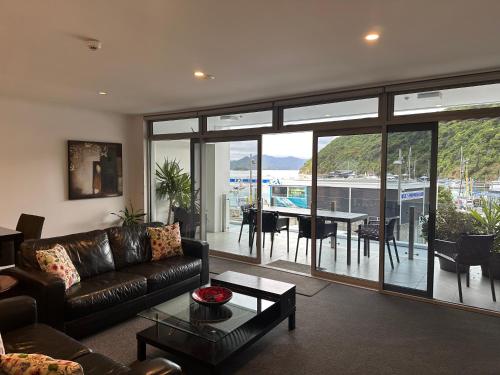 Istumisnurk majutusasutuses Picton Waterfront Apartments