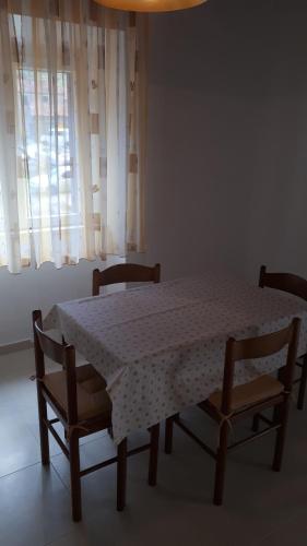 Ruang duduk di House Vrisnik