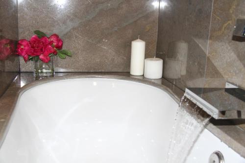 Spacious Apartment with Views of Plaza de España & María Luisa Park photo 13