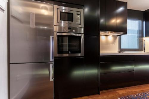 Spacious Apartment with Views of Plaza de España & María Luisa Park photo 16