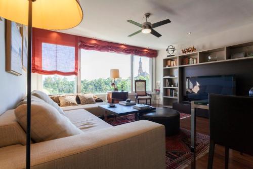 Spacious Apartment with Views of Plaza de España & María Luisa Park photo 27