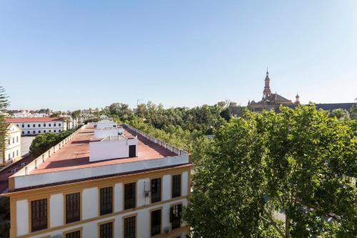 Spacious Apartment with Views of Plaza de España & María Luisa Park photo 7