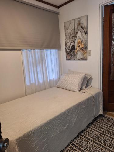 Postel nebo postele na pokoji v ubytování Habitación cama individual a 10 min del Aeropuerto