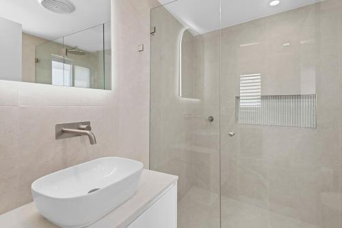 Et badeværelse på The Cot at The Entrance