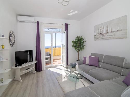 Apartments Isabora - Two-Bedroom Apartment with Terrace and Partial Sea View Nea
