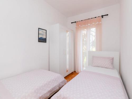 Apartments Marti - Four Bedroom Apartment with Terrace and Sea View - ST