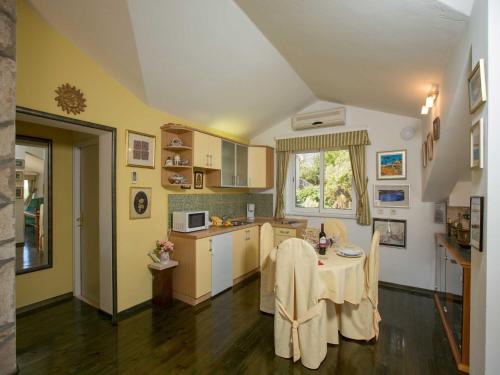 5 bedroom holiday home with balcony
