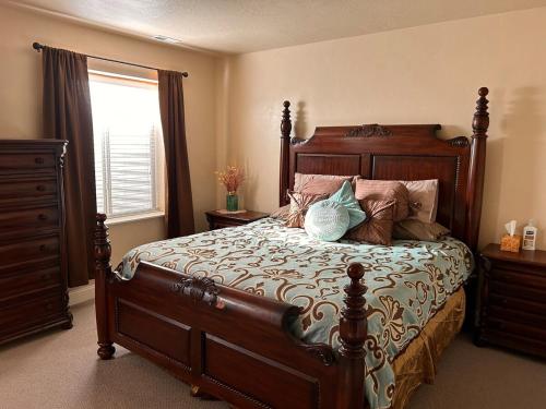 Ένα ή περισσότερα κρεβάτια σε δωμάτιο στο Eagles Nest