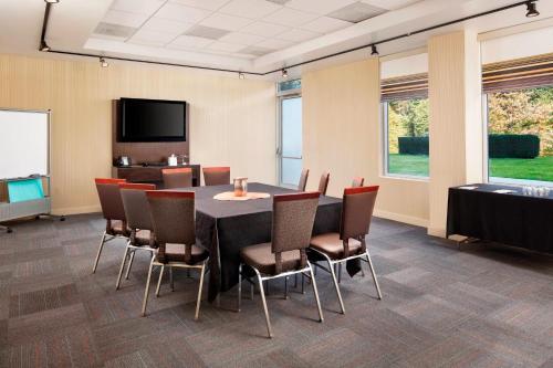 Aloft BWI Baltimore Washington International Airport Image