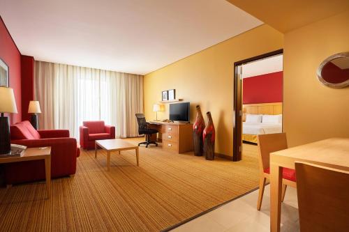 TV/Unterhaltungsangebot in der Unterkunft Courtyard by Marriott Leon at The Poliforum
