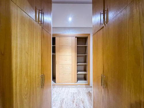 カサブランカにあるSpacious & chic - 3 min from Casa City Finance " CFC "のギャラリーの写真