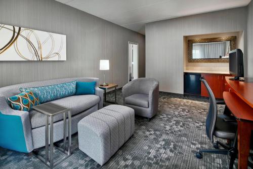 Courtyard By Marriott Baltimore BWI Airport Image