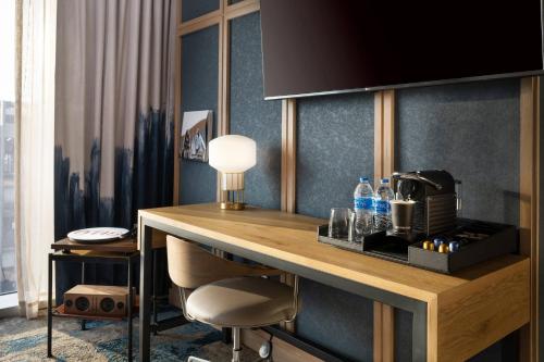 The Otis Hotel Austin, Autograph Collection Image