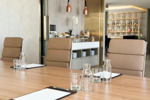 Χώρος καθιστικού στο Courtyard by Marriott Bangkok