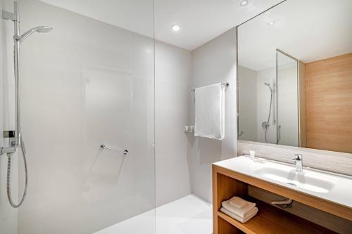 AC Hotel Diagonal L'Illa by Marriottにあるバスルーム