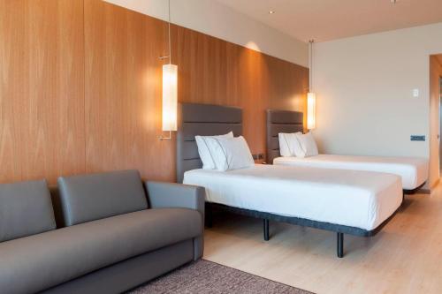 AC Hotel Diagonal L'Illa by Marriottにあるシーティングエリア