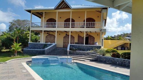 Πισίνα στο ή κοντά στο The General's Place Lambeau, Tobago