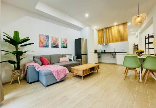 LOFT 2 - Space & Conform Close To Center