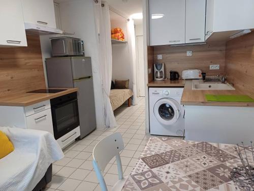 Appartement T2 avec Parking proche centre - FR-1-571-69