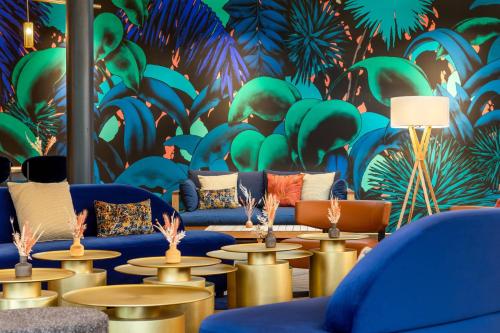 Renaissance Bordeaux Hotelにあるシーティングエリア