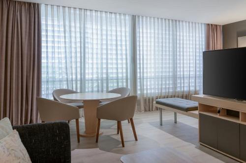 AC Hotel Victoria Suites by Marriott photo 38