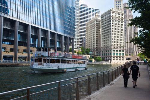 Επισκέπτες που μένουν στο Renaissance Chicago Downtown Hotel