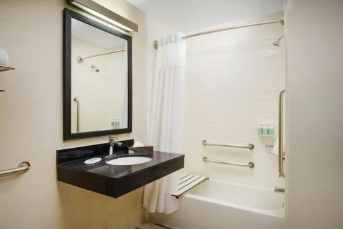 Fairfield by Marriott Inn & Suites Las Vegas Stadium Area Image