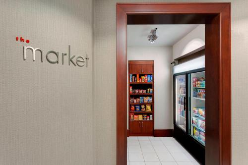a pharmacistacistacistacistacistacist at Courtyard by Marriott Boston Cambridge in Cambridge