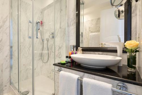 One-Bedroom Bi-Level King Suite