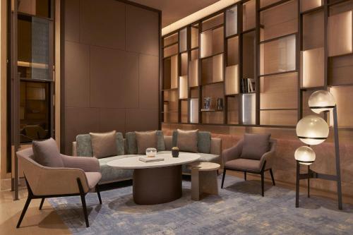 Courtyard by Marriott Foshanにあるシーティングエリア