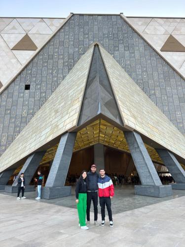 Huéspedes de Hapi Pyramids Hotel