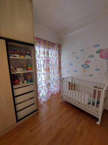 Apartment with children's room in the city of Athens