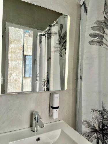 Plaka Central Suite Voulis by Zeussuites
