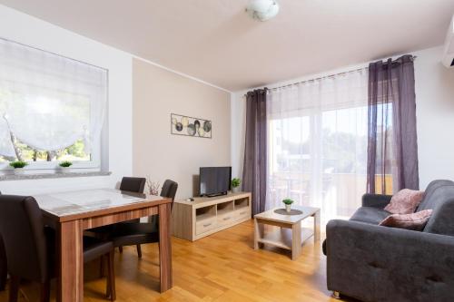 Tina - A3 first floor - MPolo