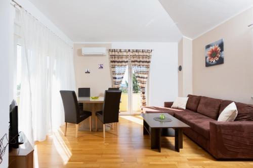 Tina - A4 second floor - MPolo