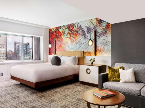 Fairmont The Queen Elizabeth Image