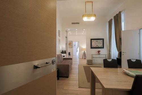APT DELUXE in THE HEART OF CITY