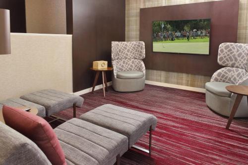 Гостиная зона в Courtyard Greenville Haywood Mall