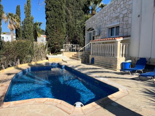 Villa Neyla Four bedroom Coral Bay Beach front