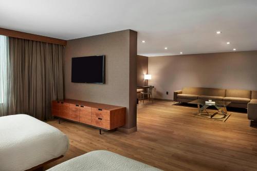 AC Hotel by Marriott Cincinnati at The Banks Image