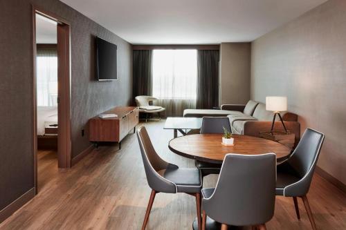AC Hotel by Marriott Cincinnati at The Banks Image